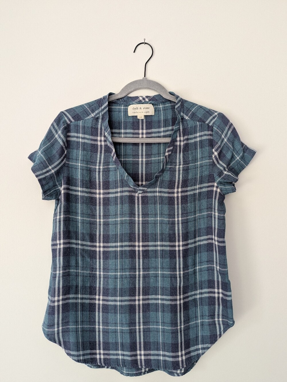 Cloth & Stone Anthropologie Navy Teal Plaid V-Neck Short Sleeve Blouse High-Low
